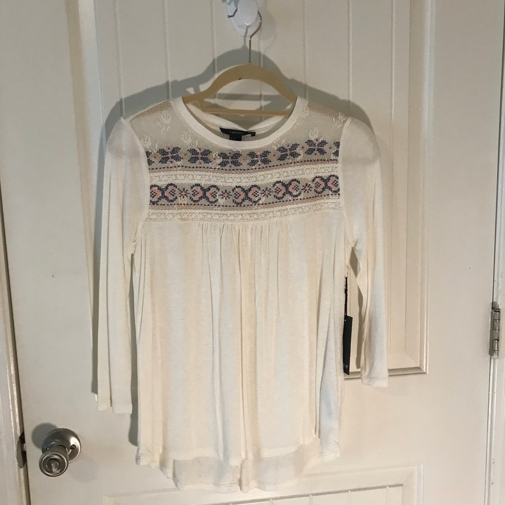 ⭐️Forever 21 Quarter Length Shirt!⭐️